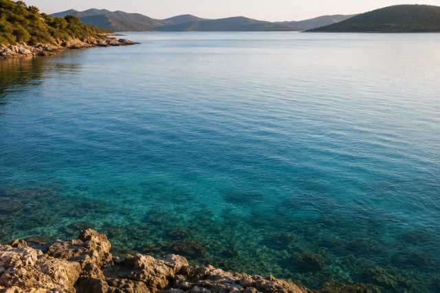 serene-coastal-shallows